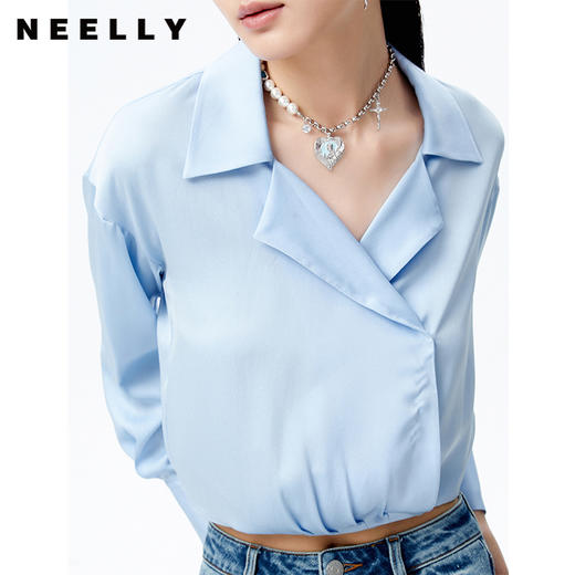 NEELLY纳俪商场同款翻领衬衫女秋季新款短款简约套头衫后系带设计N22072R01025 商品图3