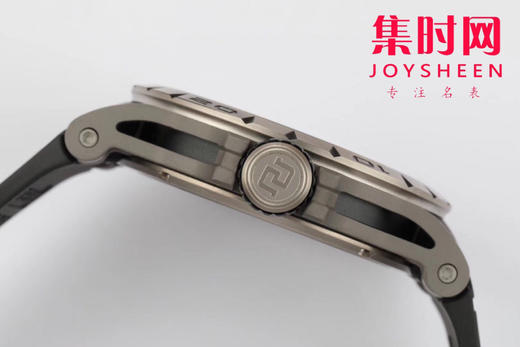 BBR陀飞轮机械机芯！钛金属罗杰杜彼EXCALIBUR（王者系列）型号：RDDBEX0479腕表，这款腕表极具罗杰杜彼品牌代表性的设计，星型的框架设计 商品图4