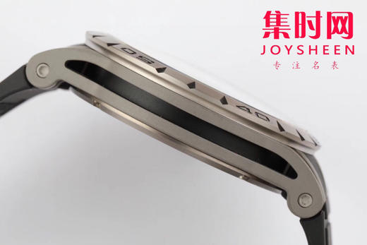 BBR陀飞轮机械机芯！钛金属罗杰杜彼EXCALIBUR（王者系列）型号：RDDBEX0479腕表，这款腕表极具罗杰杜彼品牌代表性的设计，星型的框架设计 商品图5