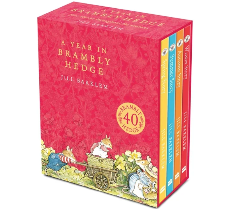 【6-12岁·赠原声音频】 A Year in Brambly Hedge 野蔷薇村的一年 40周年盒装纪念版