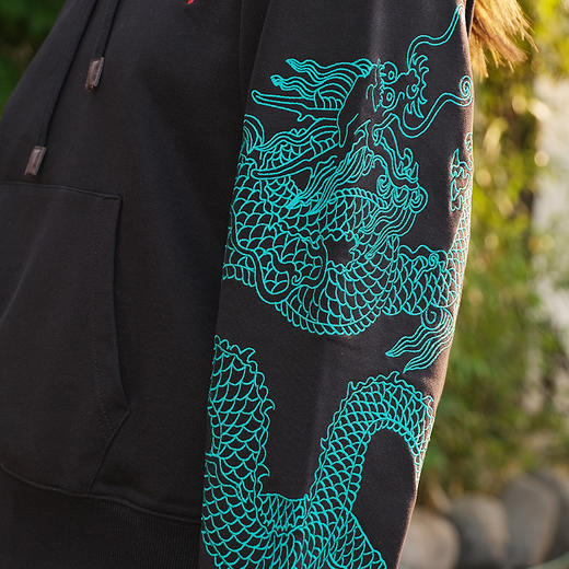 故宫博物院 吉运腾龙连帽卫衣【预计下单后5日内发货】 商品图2