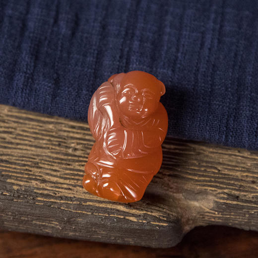 清代 玛瑙灵芝童子挂件 商品图1