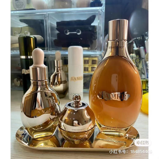 海蓝之谜鎏金系列中样三件套，好喜欢，好Q!!萌萌哒，我好喜欢，感比正装要可爱，颜值超高!!
鎏金水15ml，血清精华5ml，眼霜5ml!
回馈10年以上老粉，宠粉福利 商品图2