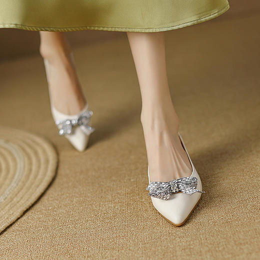 新款气质，蝴蝶结仙女风尖头浅口单鞋ZYY-A09 商品图4