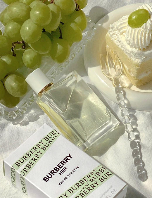 价值1500+，免税柜台tester  BURBERRY ‮漾果‬女士‮香淡‬水！！！
这个‮青小‬梨，真‮太的‬好闻了～
极简‮的风‬淡绿色瓶身，高级感十足，出门‮一前‬喷！一整天‮是都‬花果香！ 商品图5