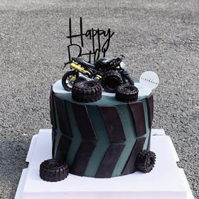 硬核机车 · 奶油蛋糕 （车型随机）