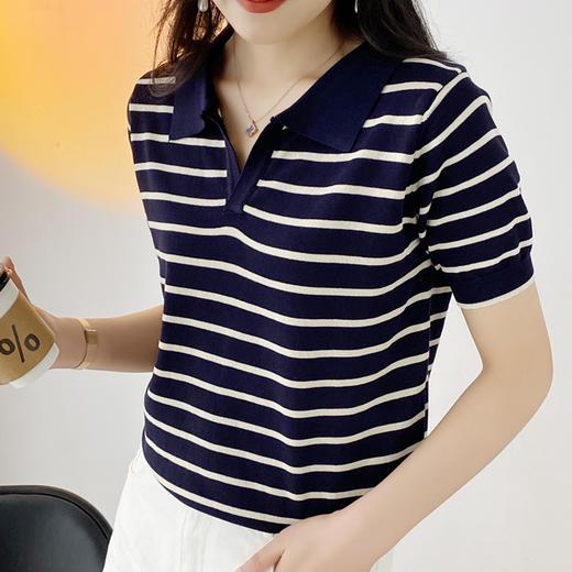 【拉满夏日时尚感】复古条纹polo领短袖冰丝针织衫  显瘦版型 清凉透气冰丝  时髦复古 宽松设计感小众针织   商品图0