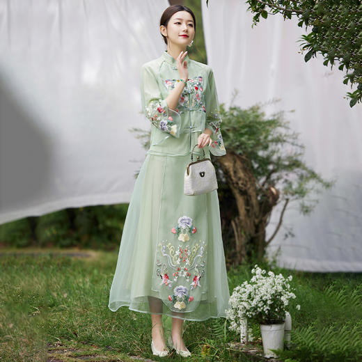 2022新款清新淡雅中国风刺绣女装时尚两件套套装QZ21953 商品图2