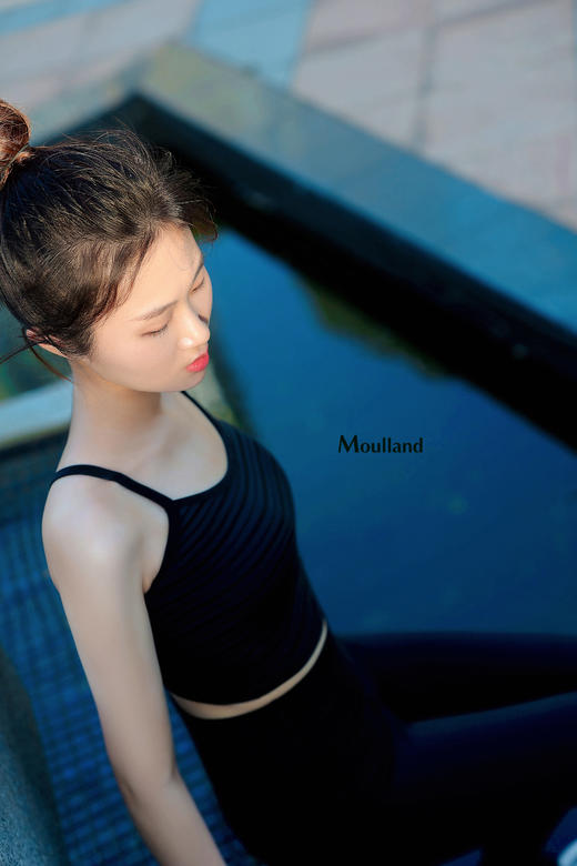 爆款好货 中长款细带短背心-黑纱条纹 商品图1