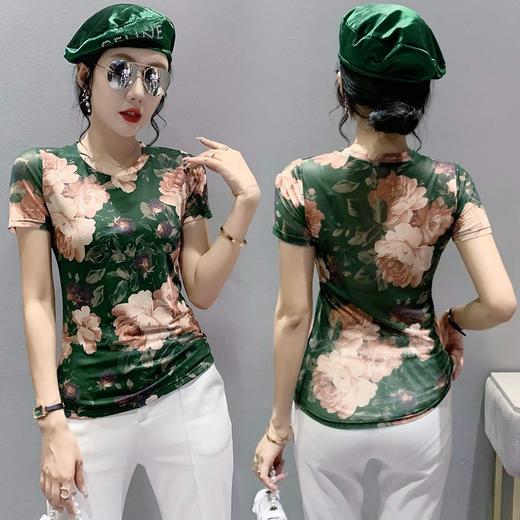 KQL 141T1113  2022夏新款洋气花朵印花网纱修身显瘦打底衫女圆领短袖T恤 商品图2