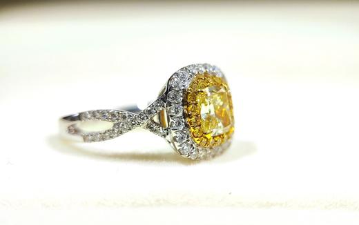 一克拉黄钻（GIA证书）枕型经典款戒指 商品图1