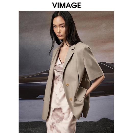 VIMAGE纬漫纪秋季新款宽松舒适帅气西装外套V1803408 商品图3