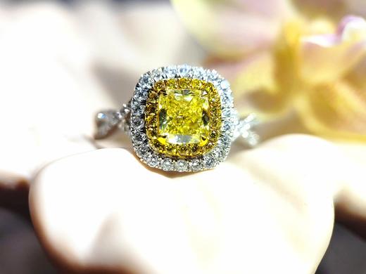 一克拉黄钻（GIA证书）枕型经典款戒指 商品图2
