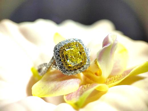一克拉黄钻（GIA证书）枕型经典款戒指 商品图4