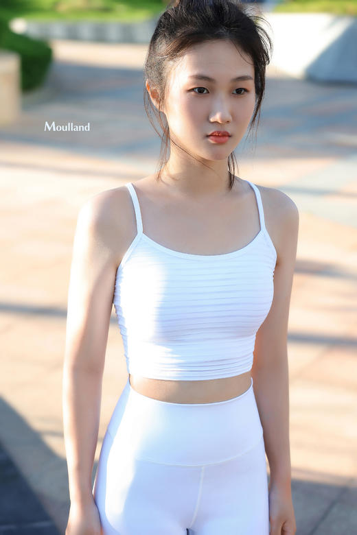 爆款好货 中长款细带短背心-黑纱条纹 商品图3