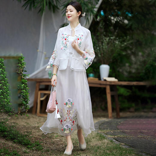 2022新款清新淡雅中国风刺绣女装时尚两件套套装QZ21953 商品图0