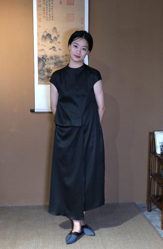 漫物记弹力缎红莨绸前褶圆领连衣裙XYS-049 商品图7