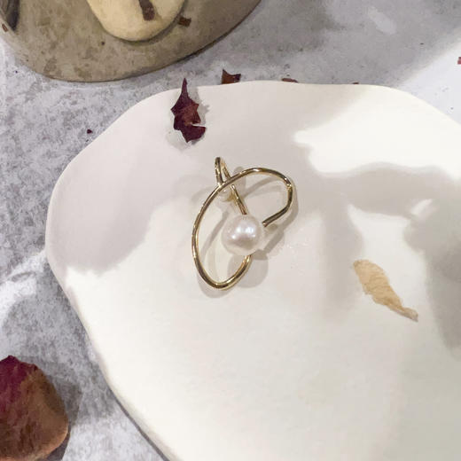 北京仓｜CHARLOTTE LEBECK-Luva-扭纹 珍珠 耳廓夹（单只）［丹麦设计师］ 商品图2