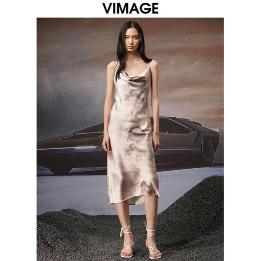 VIMAGE纬漫纪秋季新品复古轻薄水墨印花吊带连衣裙V1807411 商品图5
