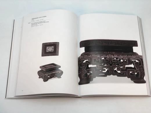 《故宫博物院藏器座》，故宫博物院编，16开精装带函套，共五册，北京雅昌精印，故宫出版社2016年8月初版。定价1900，售价748元。
 
在故宫博物院丰富的藏品序列中，器座一直以文物附件的形式存在。 商品图8
