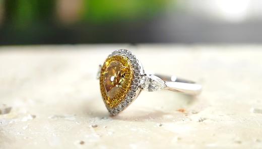 一克拉大台面心型豪华镶嵌黄钻戒指 商品图7