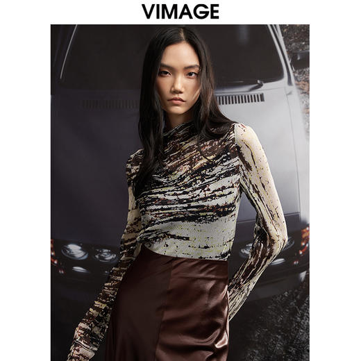 VIMAGE纬漫纪秋季新款洋气复古印花显瘦女小上衣V1813403 商品图0