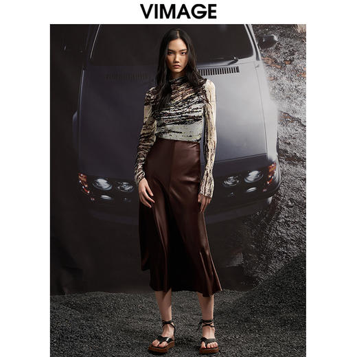VIMAGE纬漫纪秋季新款洋气复古印花显瘦女小上衣V1813403 商品图1