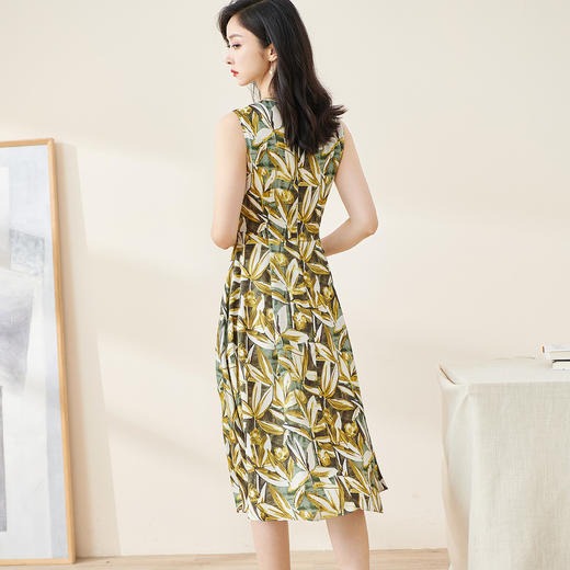 剩S 米思阳2024春季新款优雅法式百搭打底印花V领a字大摆裙高腰连衣裙 商品图1