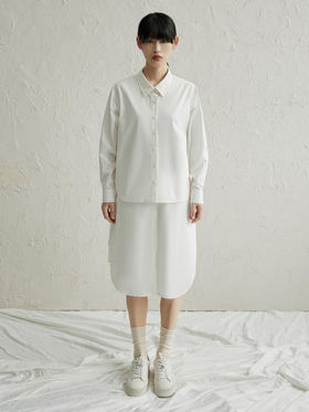 oldcolour高级感宽松显瘦白色衬衫女夏新款小众长袖通勤上衣