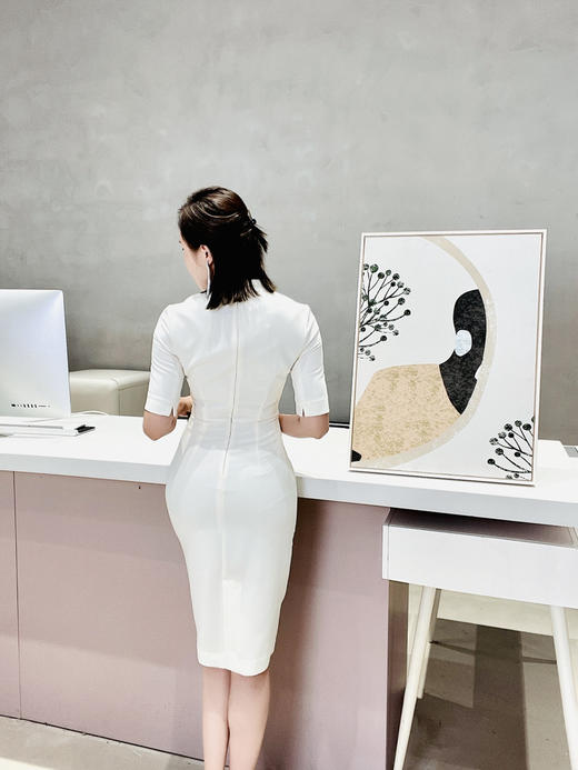 “情书白”连衣裙 独有一份纯粹, 白得清丽,白得明亮,白得优雅,白得单纯J8182255颈袖添香 商品图11