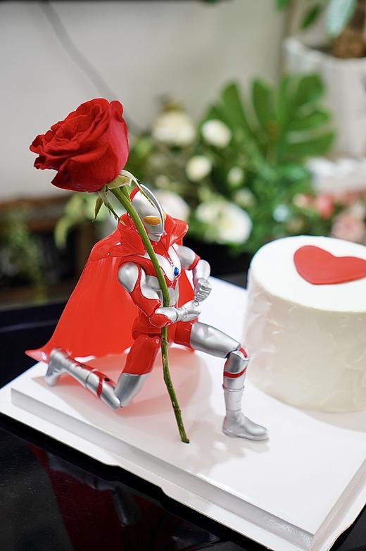 七夕-奥特曼送花 一鲜奶动物奶油蛋糕 商品图1