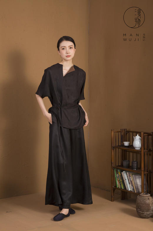 漫物记XYS-020仙鹤纹四经绞罗香云纱斜V领系腰上衣 商品图5