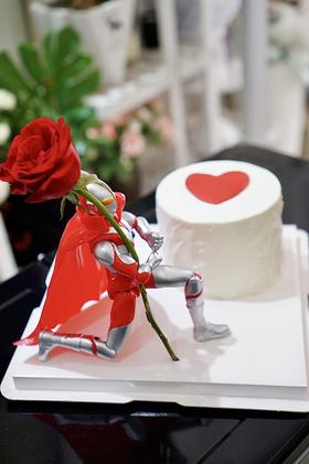 七夕-奥特曼送花 一鲜奶动物奶油蛋糕