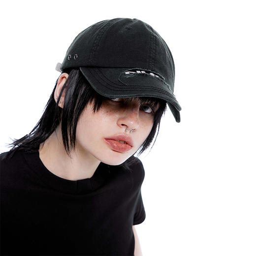 NUTH X SHAPE OF MILK “密度”黑色LOGO不规则帽檐联名棒球帽 商品图4