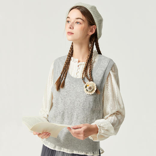 Famecoco范可儿针织马甲背心女款秋季时髦镂空叠穿小坎肩F225CA005 商品图1