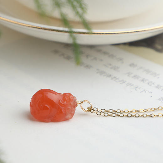 带证书18K金镶嵌南红玛瑙貔貅吊坠 文艺复古风天然玉石挂坠项链女  JXP10022 商品图3