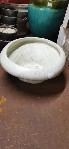白色花盆