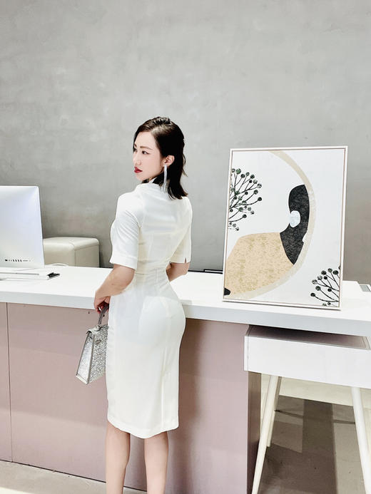 “情书白”连衣裙 独有一份纯粹, 白得清丽,白得明亮,白得优雅,白得单纯J8182255颈袖添香 商品图10