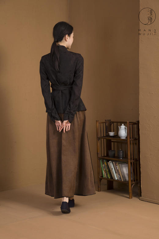 漫物记XYS-074提花黑胶纱系带收腰短外套 商品图6