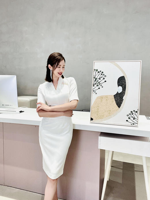 “情书白”连衣裙 独有一份纯粹, 白得清丽,白得明亮,白得优雅,白得单纯J8182255颈袖添香 商品图12