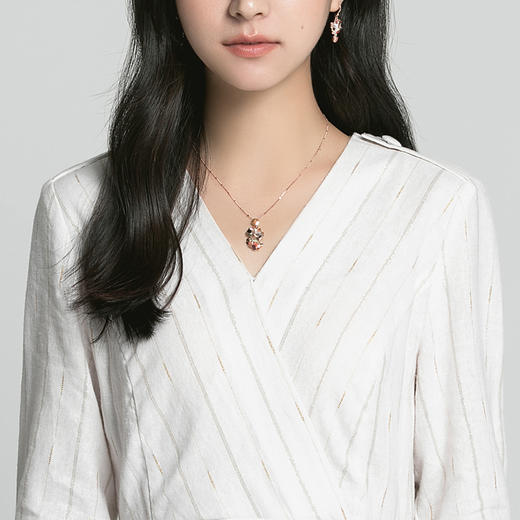 ［醒狮系列］18K玫瑰金贝母镶钻项坠 商品图1