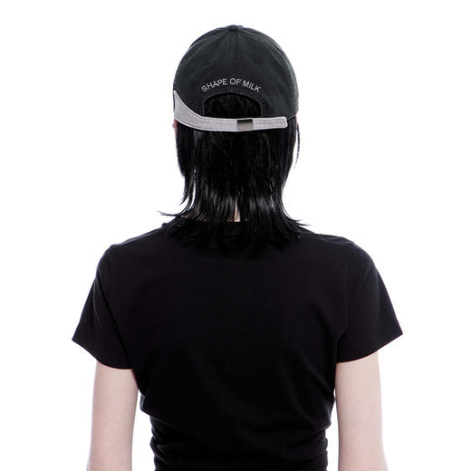 NUTH X SHAPE OF MILK “密度”黑色LOGO不规则帽檐联名棒球帽 商品图1