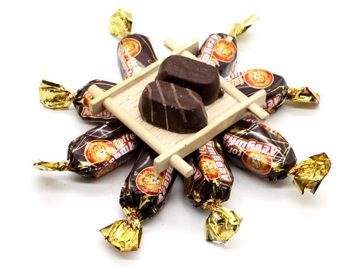 【中欧班列精选】俄罗斯进口 斯拉夫牌红莉莉巧克力注心糖 巧克力果酱夹心糖500g 商品图4