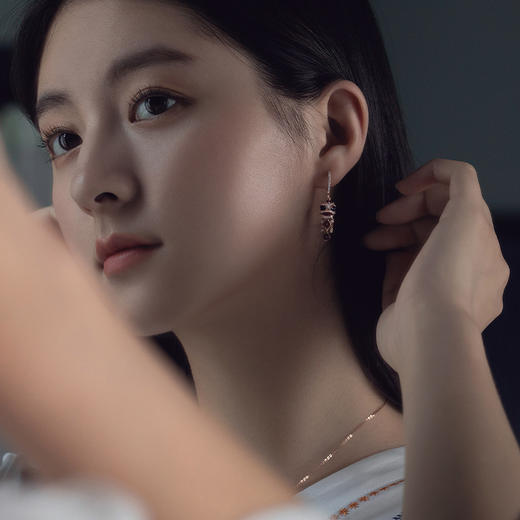 ［醒狮系列］18K玫瑰金群镶钻耳饰 商品图1