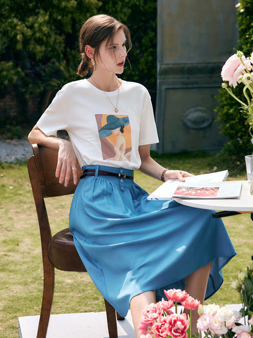 欧芮儿OLrain法式白色印花t恤女夏季2022年新款落肩袖针织上衣 商品图2