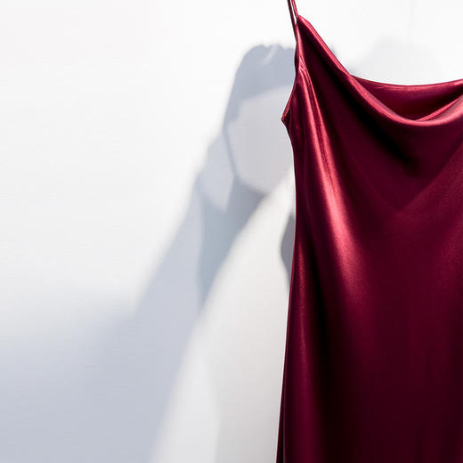 法式高级 性感气质醋酸吊带裙（高阶醋酸面料 #S222709 商品图3