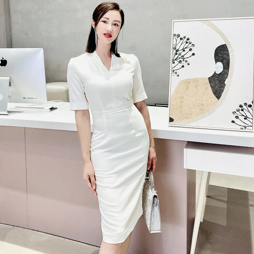 “情书白”连衣裙 独有一份纯粹, 白得清丽,白得明亮,白得优雅,白得单纯J8182255颈袖添香 商品图8