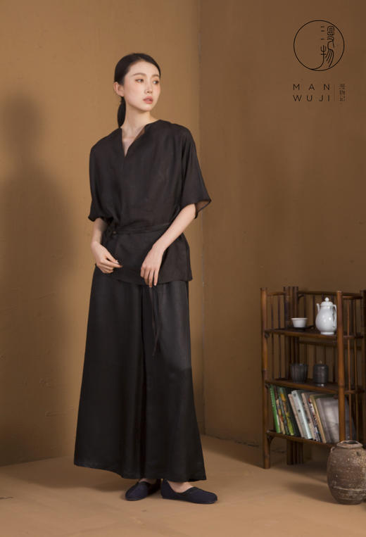 漫物记XYS-020仙鹤纹四经绞罗香云纱斜V领系腰上衣 商品图1