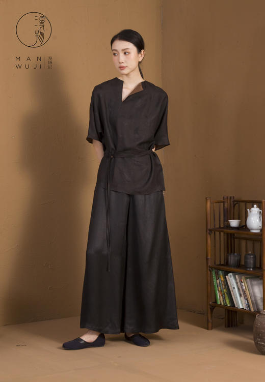 漫物记XYS-020仙鹤纹四经绞罗香云纱斜V领系腰上衣 商品图3