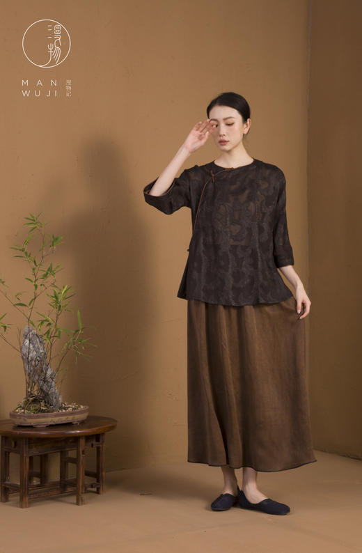 XYS-017剪花香云纱斜襟滚边上衣 商品图3